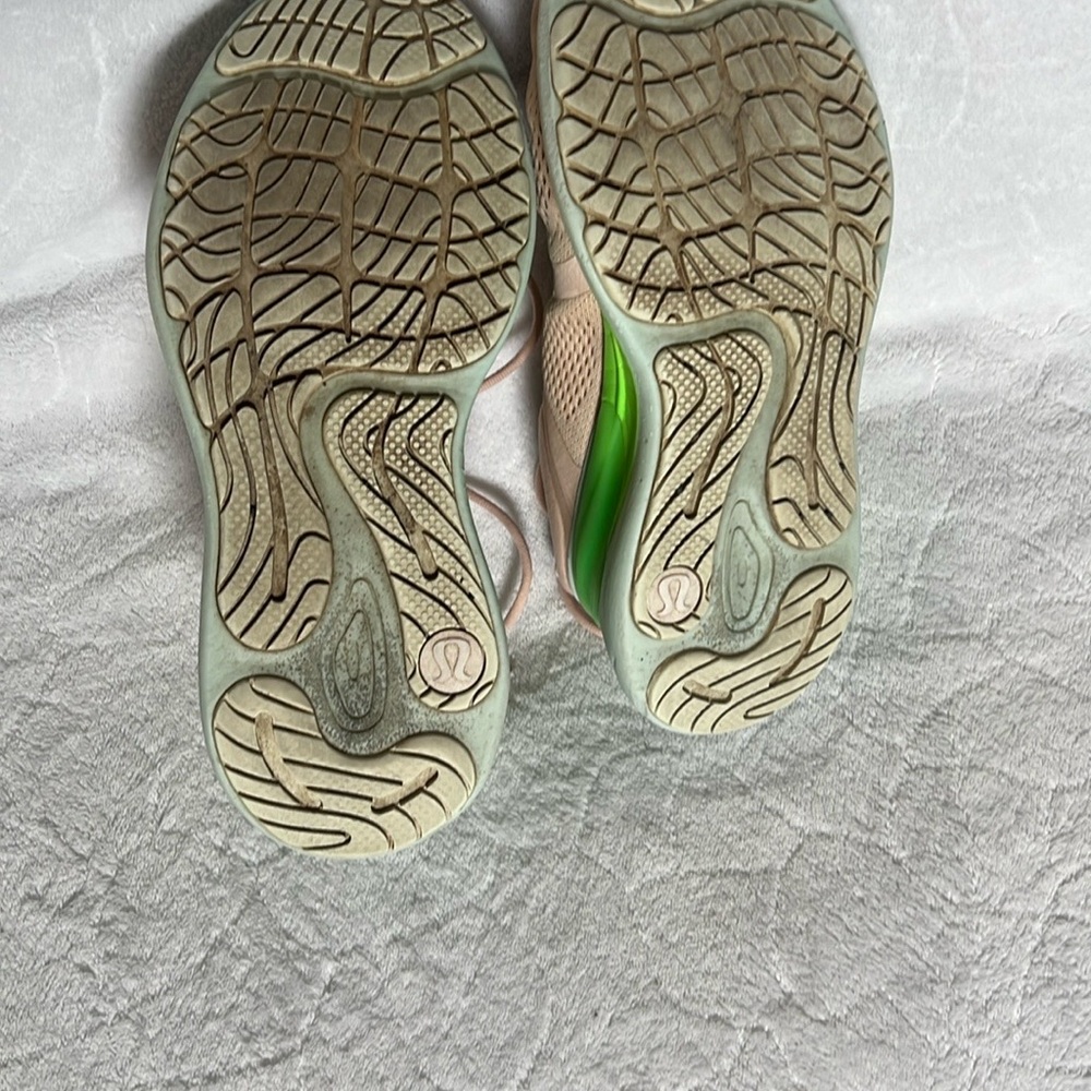 LULULEMON BLISSFEEL WOMEN'S RUNNING SHOE--BUTTER PINK/SCREAM GREEN SZ 9.5 - Picture 7 of 10